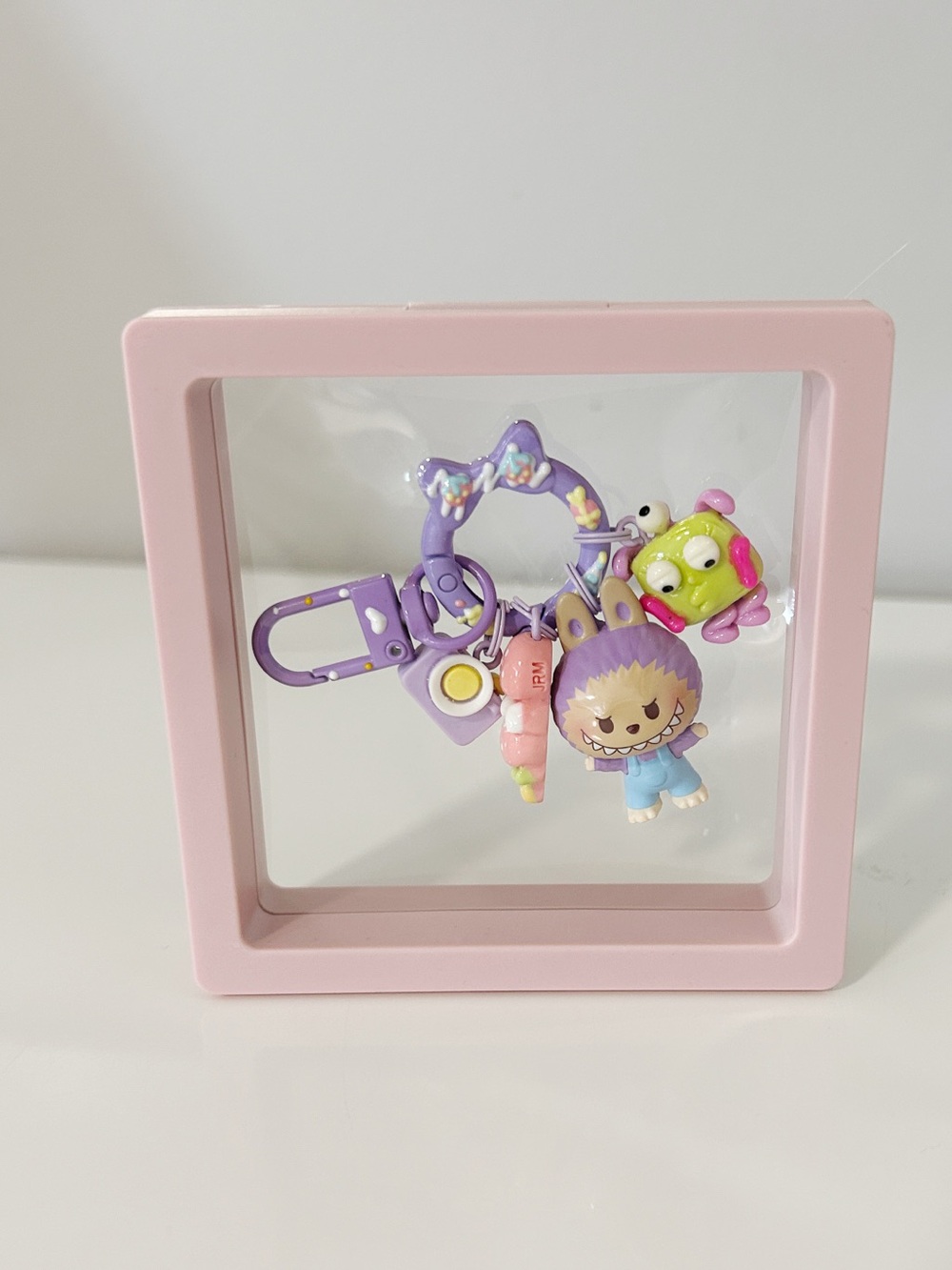 Labubu keychain - Picture 2 of 3